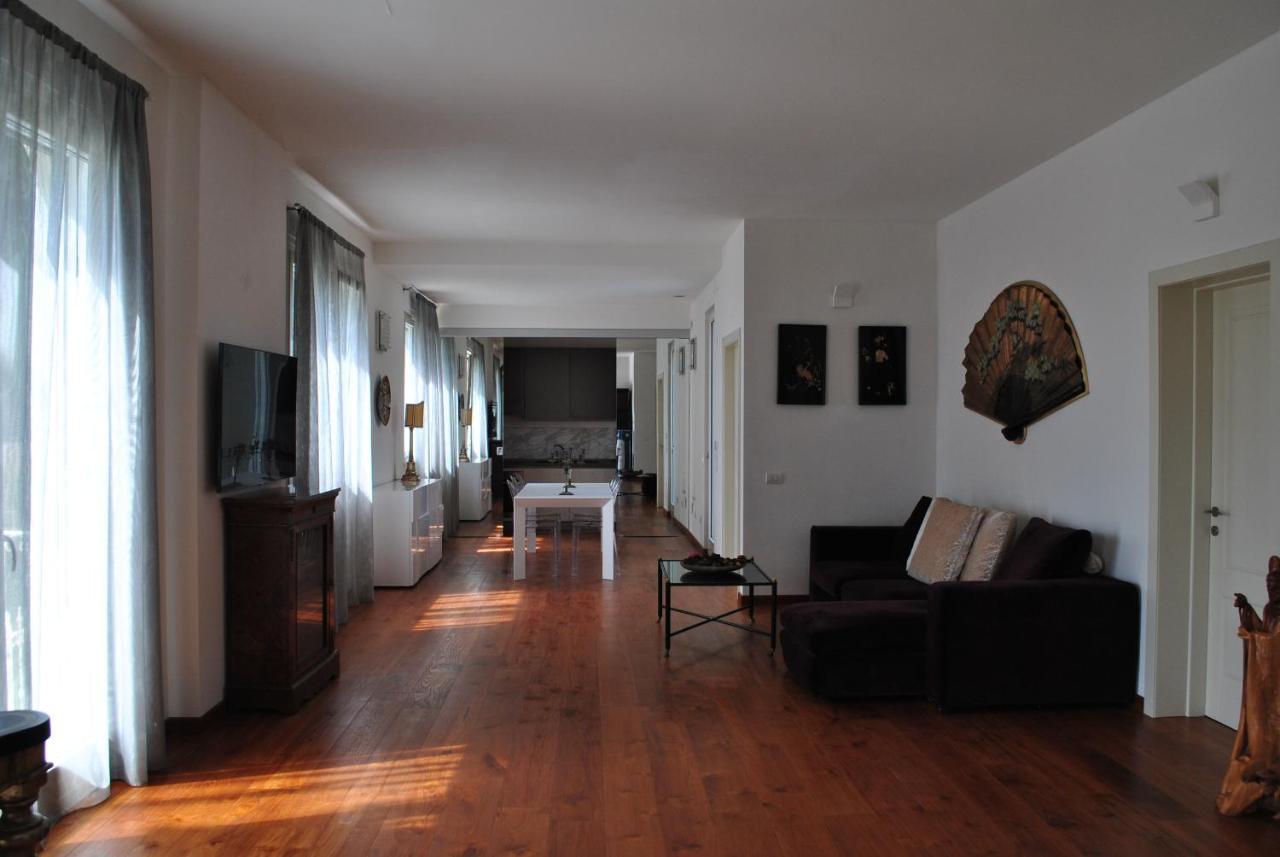 Villa Bianca A Few Steps By The Sea With Exclusive Garden & Jacuzzi Livorno Kültér fotó