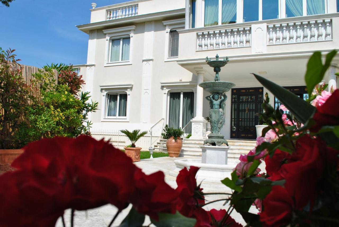 Villa Bianca A Few Steps By The Sea With Exclusive Garden & Jacuzzi Livorno Kültér fotó
